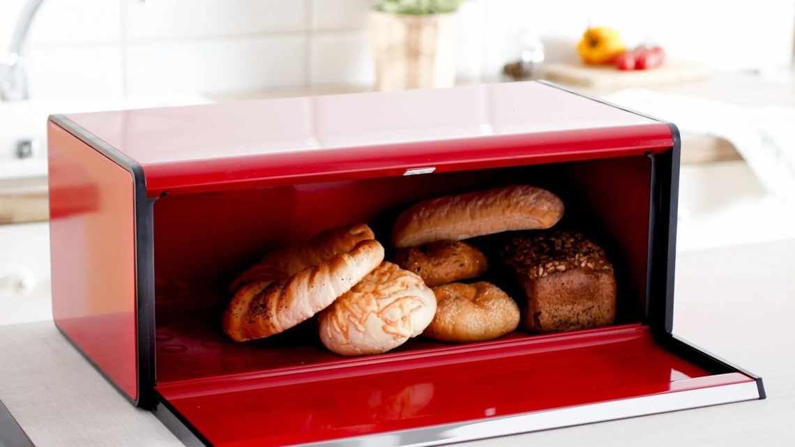 Нужна ли хлебница на кухне: минусы и плюсы использования устройства