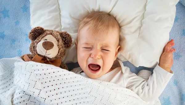 Малыш плачет во сне не просыпаясь