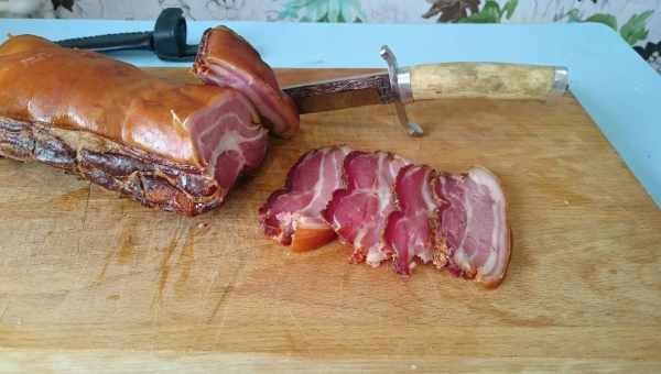 Як правильно приготувати м'ясо для копчення
