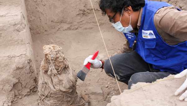 Археологи досліджують 2000-річну мумію вагітної жінки. Головні новини науки сьогодні